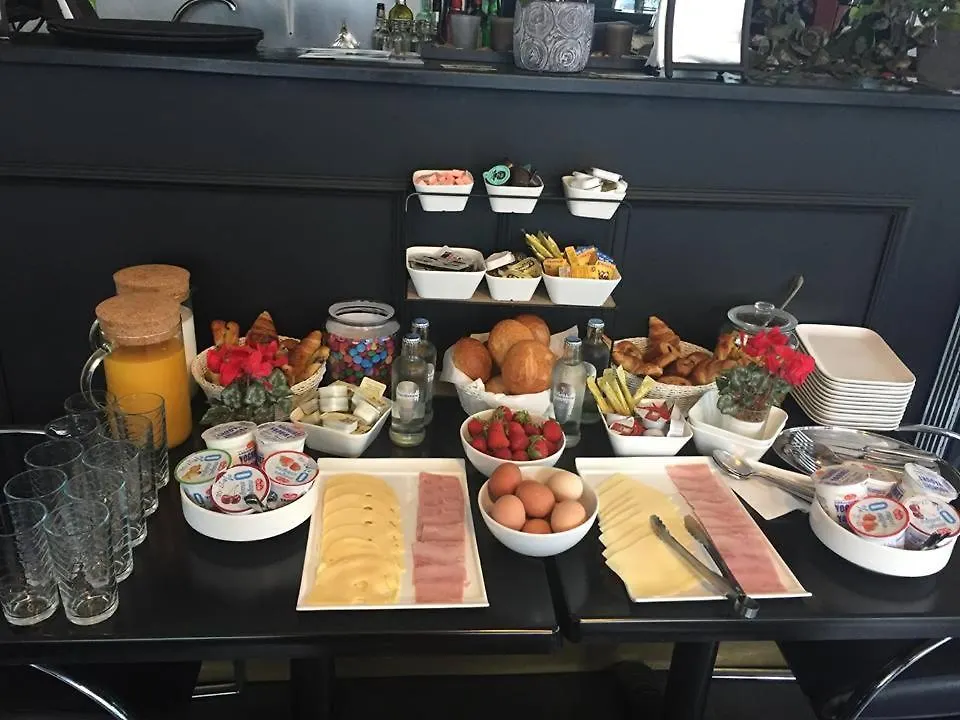 2 Sides Bed & Breakfast Ostend Belgium